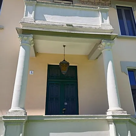 Villa Magnifica In Stile Liberty Con Giardino Near Milano Malpensa *