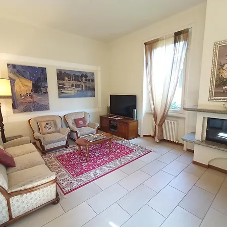 Villa Magnifica In Stile Liberty Con Giardino Near Milano Malpensa