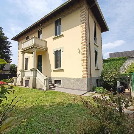 Magnifica In Stile Liberty Con Giardino Near Milano Malpensa Carnago